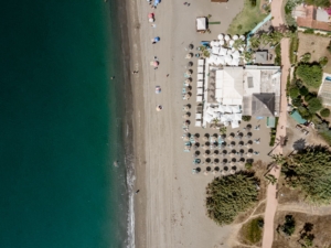 Drone shot of the Estepona beach and restaurant